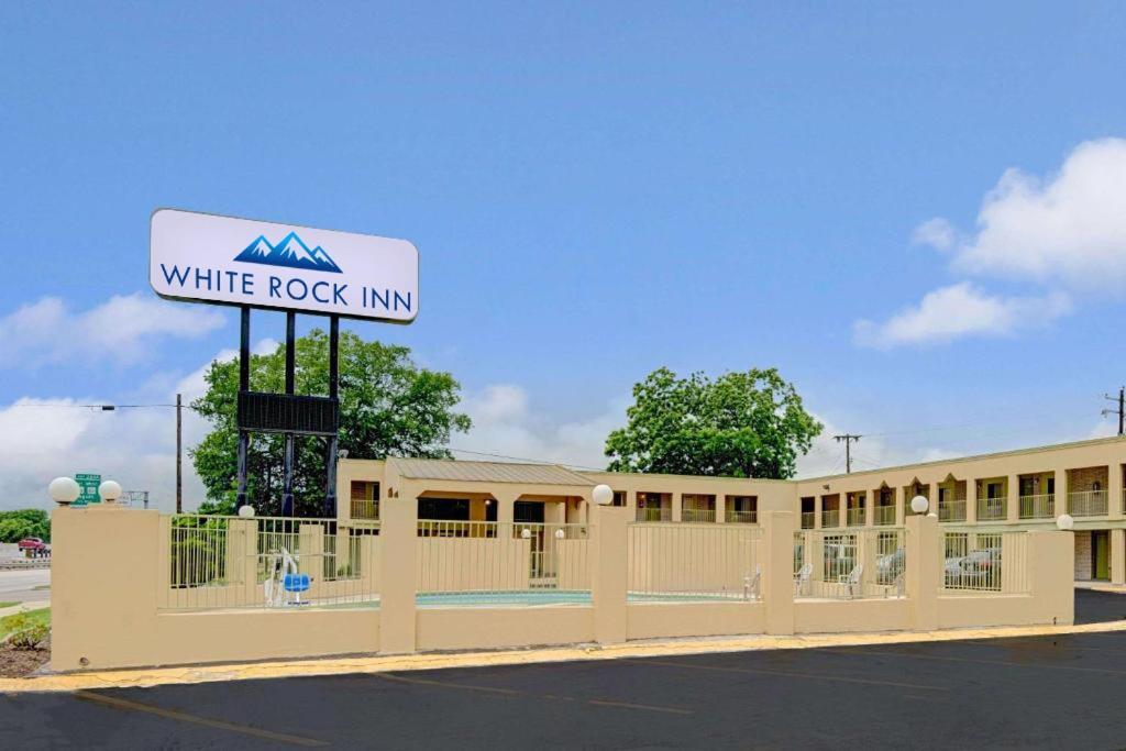 White Rock Inn サン・マーコス エクステリア 写真